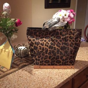 FINAL PRICE! NWT Chicos leopard 🐆 print tote!